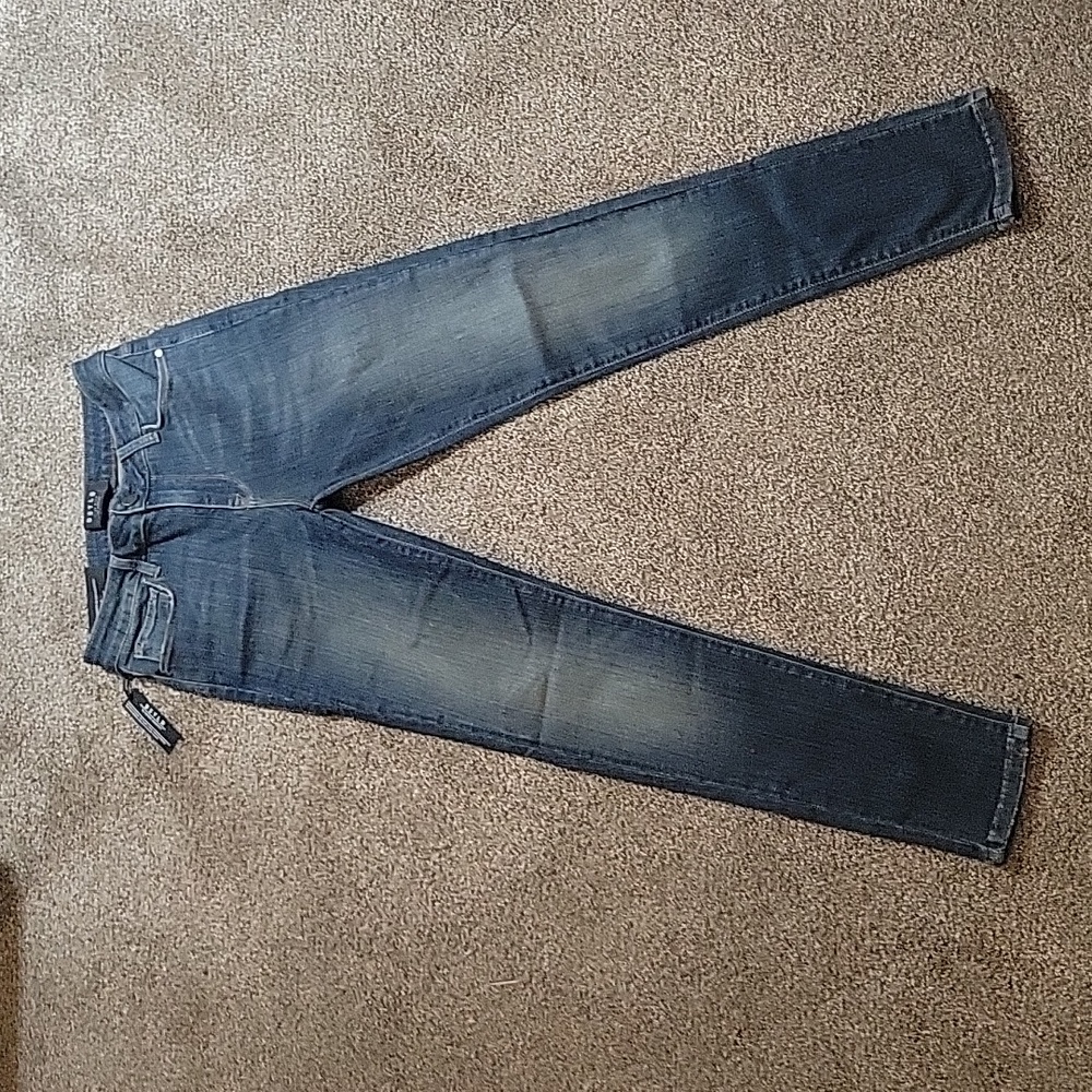 DSTLD 3 Year Wash High Rise Skinny Jeans Size 27 NWT